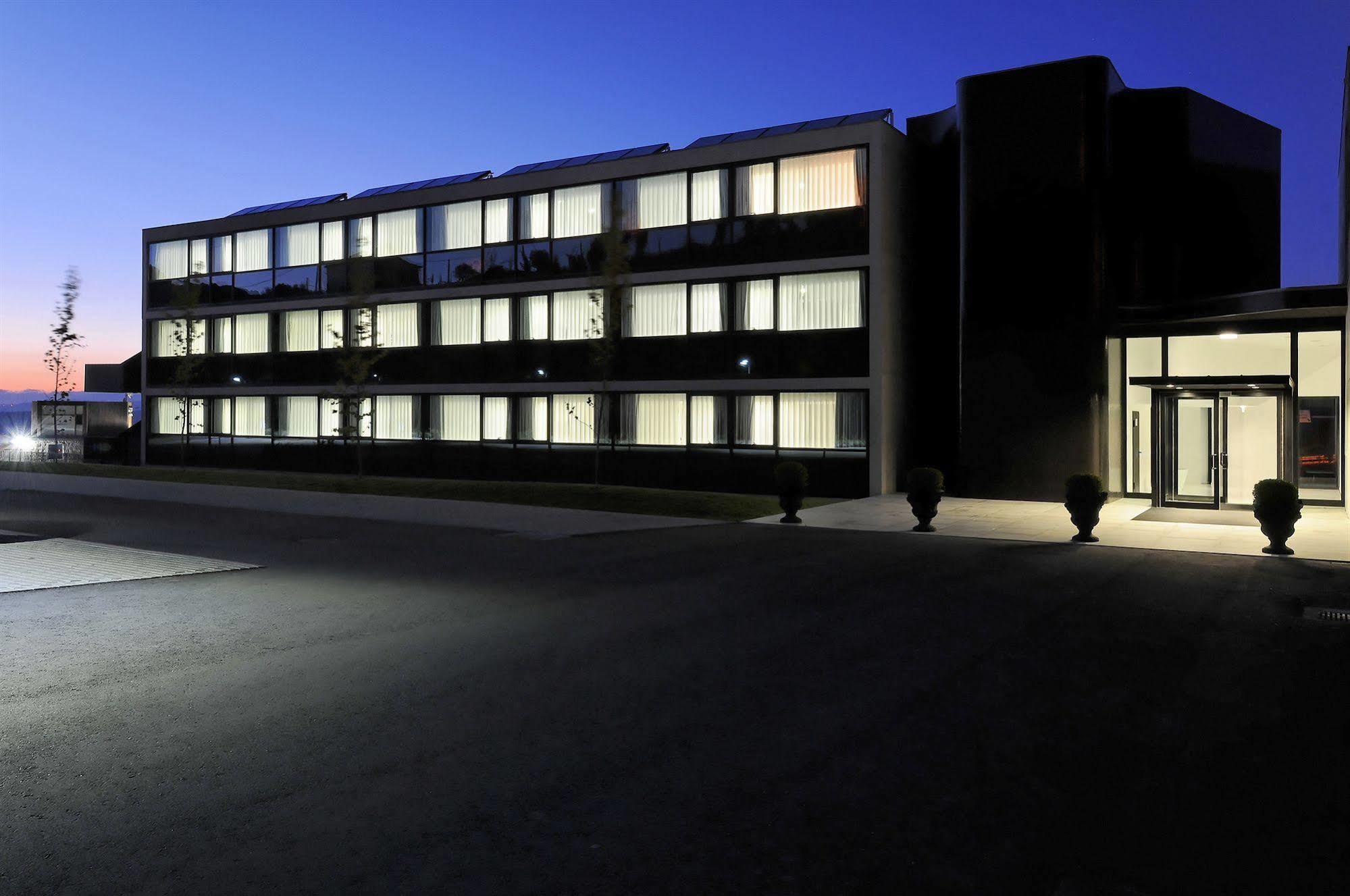 Open Village Sports Hotel & Spa Club Guimarães Екстериор снимка
